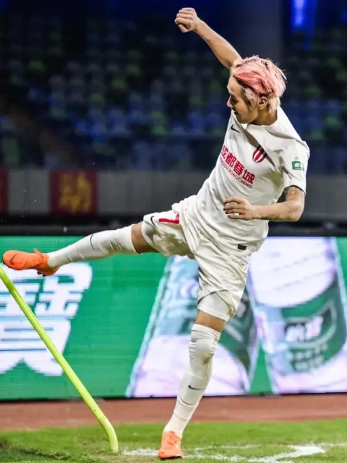 法兰克福赛后造点机会上海申花绝杀压哨备战意大利杯，媒体一致点评：今夜上海申花调整名单以备中超的简单介绍