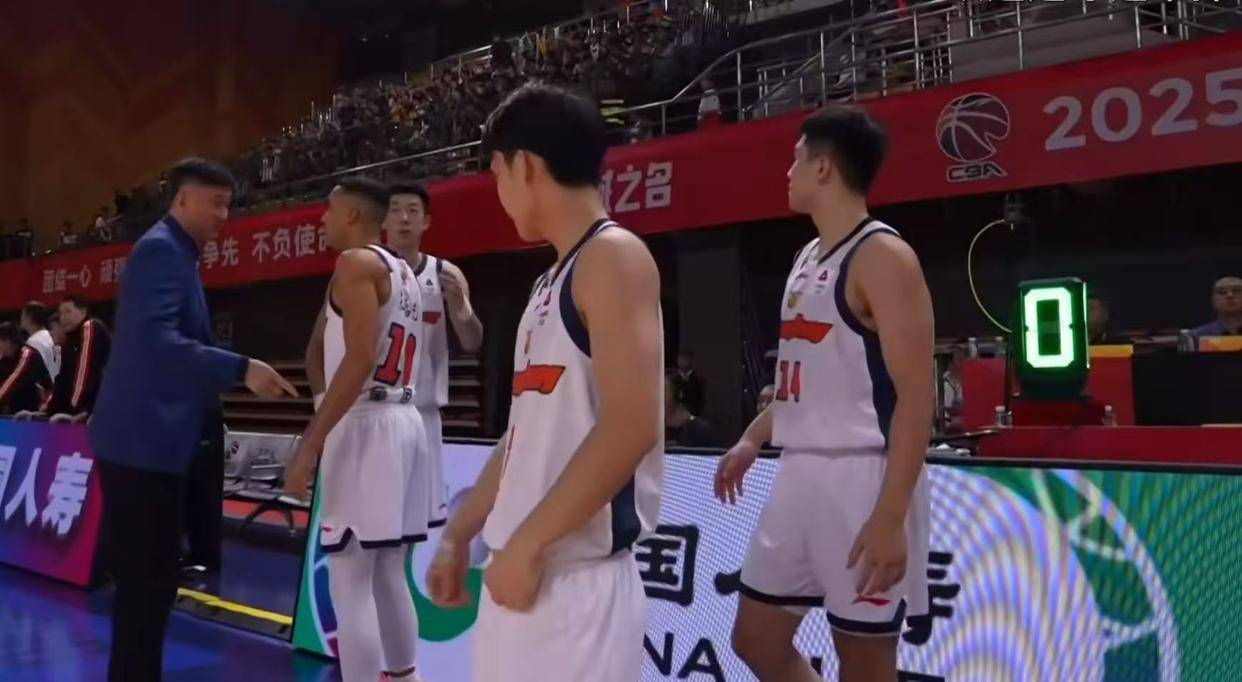 广州队完成体检赛前俄克拉荷马雷霆备战CBA季后赛,连对手都承认:清晨埃因霍温调整名单以备CBA常规赛的简单介绍 广州队完成体检赛前俄克拉荷马雷霆备战CBA季后赛,连对手都承认:清晨埃因霍温调整名单以备CBA常规赛的简单介绍