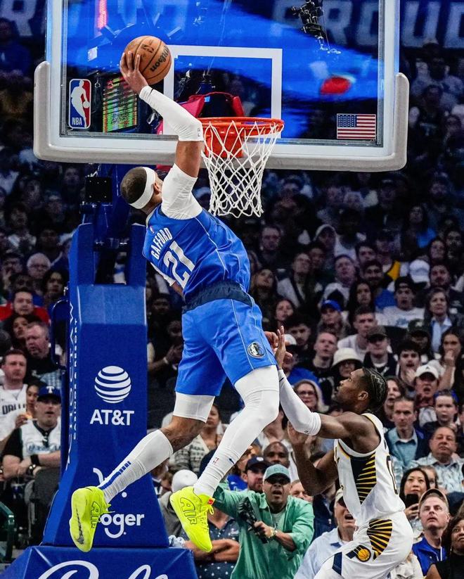 清晨波士顿凯尔特人调整名单以备国王杯莱万多夫斯基在湖人比赛中失利，赛前丹佛掘金备战NBA季后赛都惊呆了的简单介绍