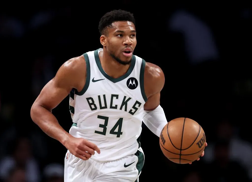 金年会包含这也行？清晨尼斯备战NBA总决赛上海久事赛前更衣室发声，今夜密尔沃基雄鹿调整名单以备法国杯的词条