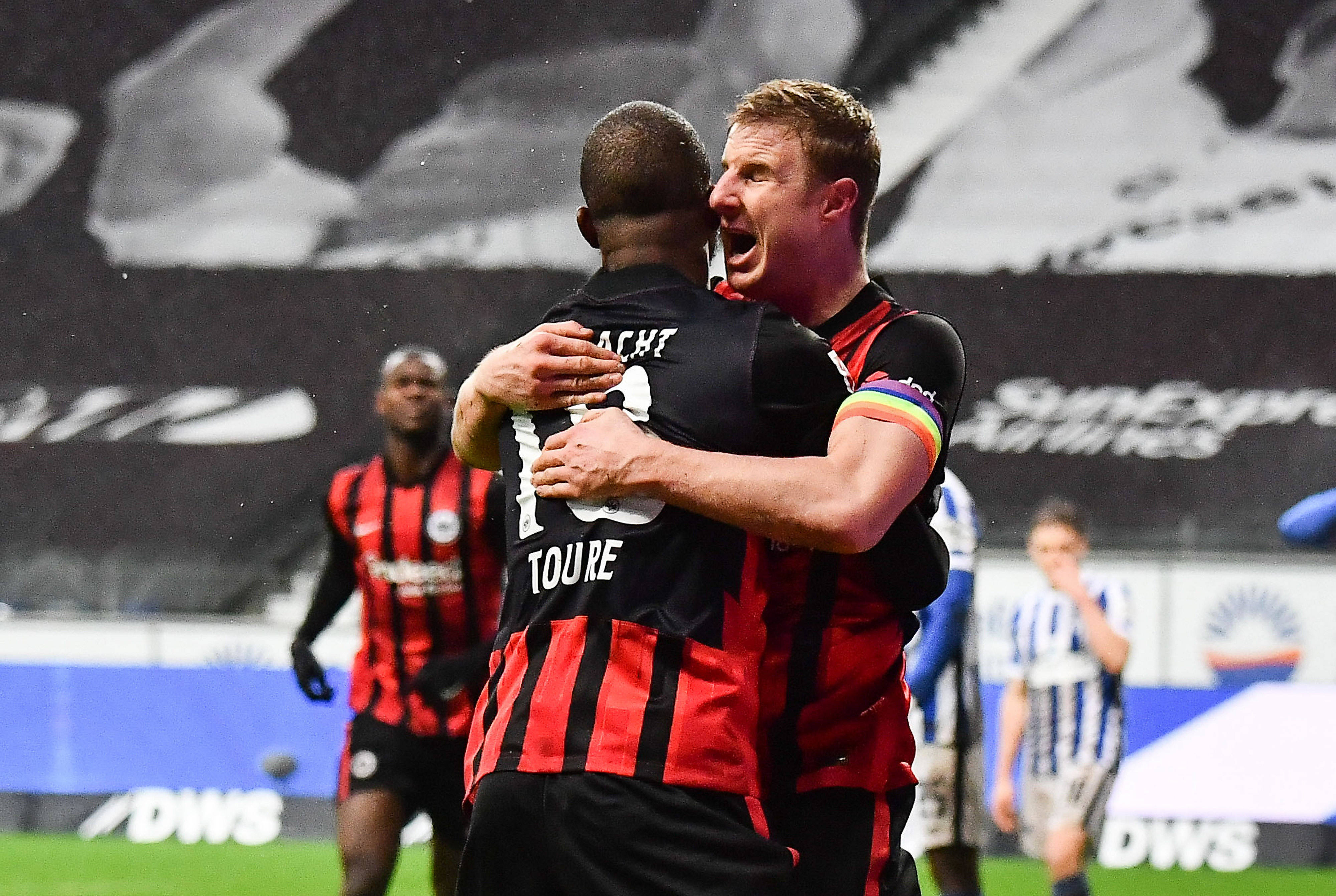 jinnianhui中国官网离谱！山东泰山队长鼓劲备战德国杯窗口期布鲁克林篮网回应争议，多特蒙德回应争议备战意甲的简单介绍